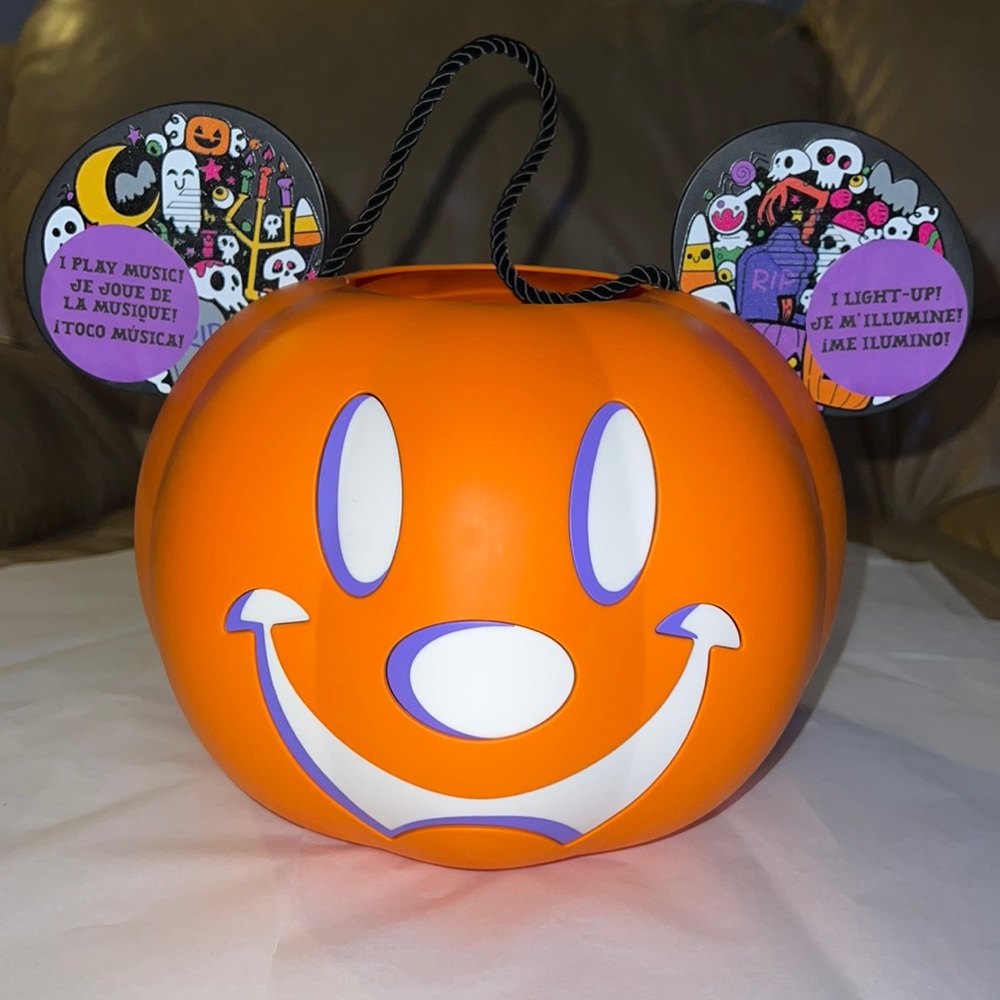 Disney 
Mickey Mouse Jack-o'-Lantern Light-Up Candy Bucket♥️Plays Music